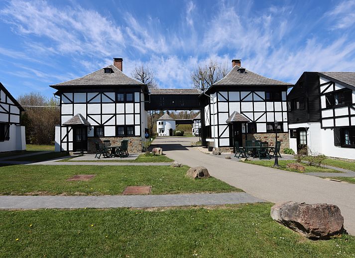 Grundriss des 6-Personen-Turmhauses "Village les Gottales" in Trois-Ponts, Ardennen. Komfortable Aufteilung mit Wohnzimmer, Kueche und Badezimmer.