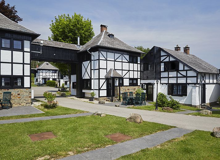 Grundriss des 6-Personen-Turmhauses "Village les Gottales" in Trois-Ponts, Ardennen. Komfortable Aufteilung mit Wohnzimmer, Kueche und Badezimmer.