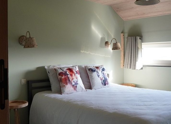 Vorderansicht von Petite Perle en Haute Ardenne, einem Ferienhaus in Jevigne, Ardennen, mit herrlichem Blick auf die Umgebung.