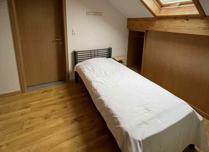 Ingang met houten details in vakantiehuis ARD162, Stavelot, Ardennen, Belgie.