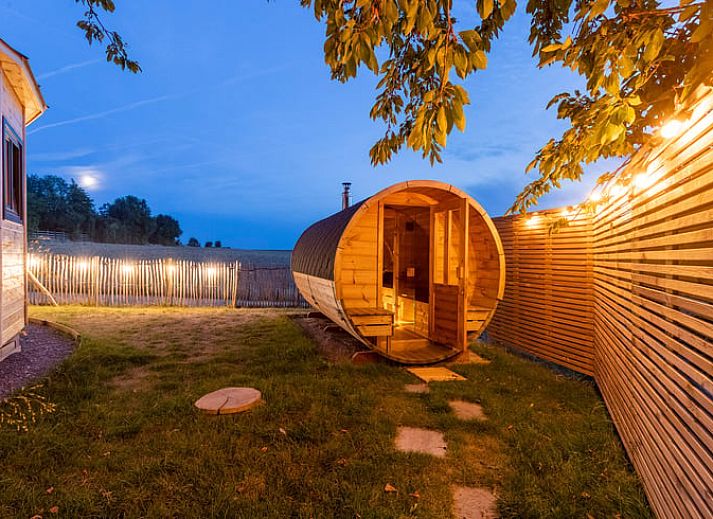 Helle Einrichtung des Ferienhauses in Hannut, ein einzigartiges Ferienhaus in den schoenen Ardennen, Luettich, Belgien.