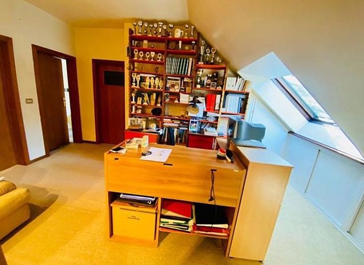 Veranda des freistehenden Hauses in Olne, umgeben von Natur in den Ardennen, Lttich, Belgien. Perfektes Ferienhaus fr diejenigen, die Ruhe und Frieden suchen.