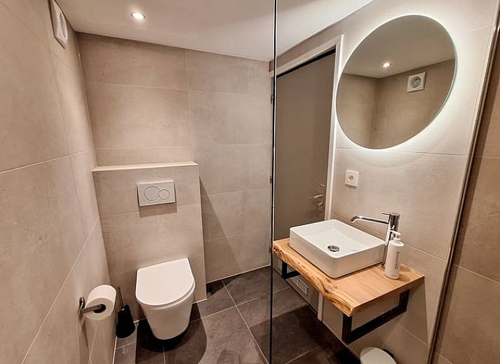 Moderne Kueche im Ferienhaus in Plombieres, Ardennen. Geniessen Sie das Kochen in diesem komfortablen Ferienhaus in Luettich, Belgien.