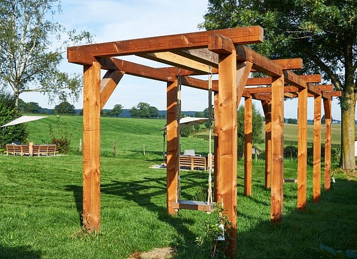 Gemuetliches Esszimmer im Ferienhaus in Plombieres, gelegen in den Ardennen, Luettich, Belgien. Perfekt fuer einen erholsamen Aufenthalt.