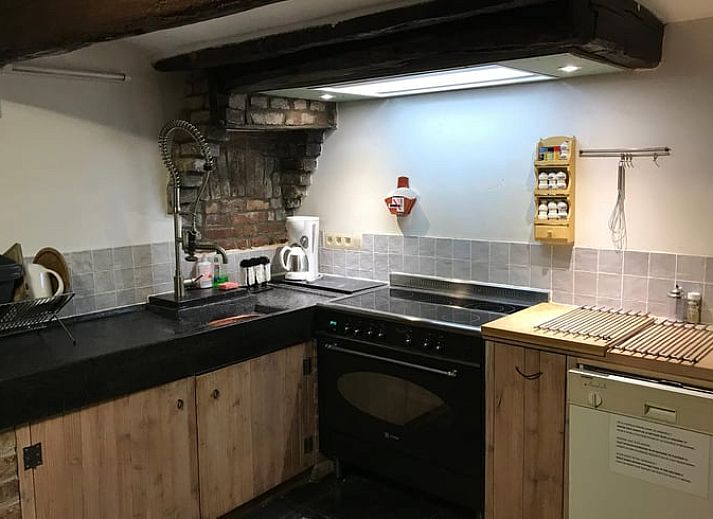 Geniet van een barbecue op het terras van Vakantiehuis in Waimes/Weismes, gelegen in de prachtige Ardennen, Luik, Belgie.