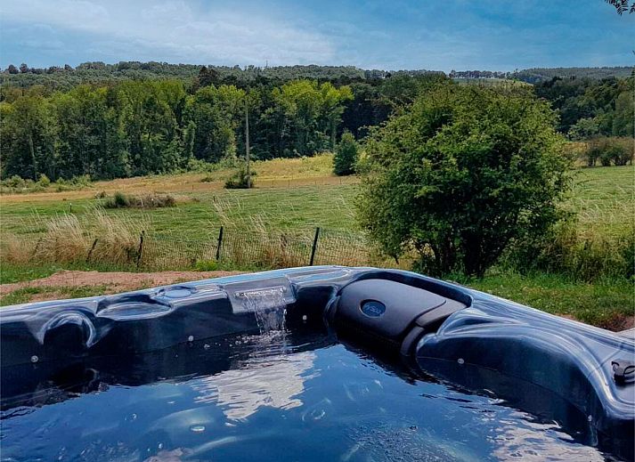 Residence Supreme vakantiehuis in Marchin, Ardennen, met ruime tuin en terras voor ontspanning.