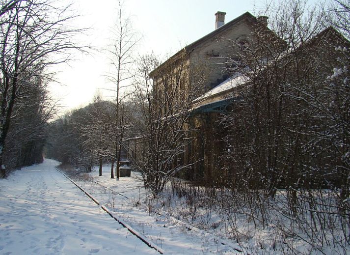 La Gare de Barse in Winterlandschaft, Ferienhaus in Marchin, Ardennen, verschneit.
