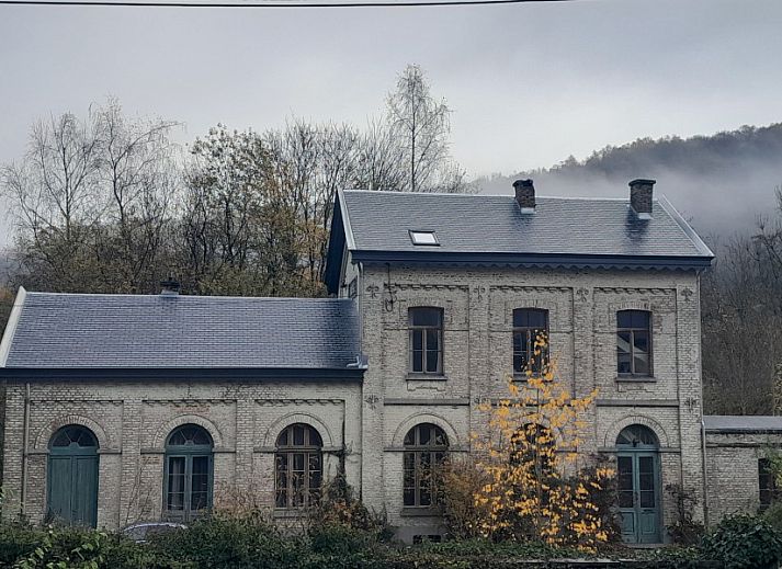 La Gare de Barse in Winterlandschaft, Ferienhaus in Marchin, Ardennen, verschneit.