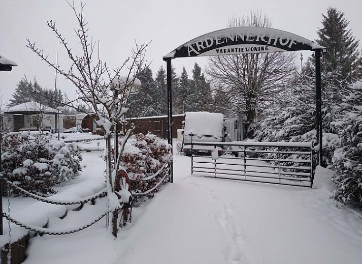 Gemuetlicher Whirlpool im Garten des ArdennerHofs, Ferienhaus in Amel, Ardennen, ideal zum Entspannen.