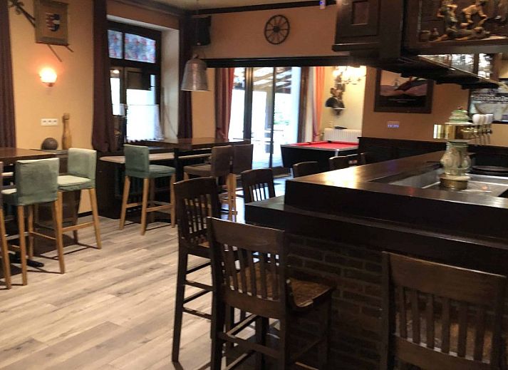 Authentische Bar im Ferienhaus ArdennerHof, Amel, Ardennen, ideal fuer gemuetliche Abende.