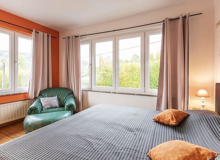 Comfortabele badkamer in Huisje in Stoumont, vakantiehuis in de Ardennen, Luik, Belgie met moderne voorzieningen.
