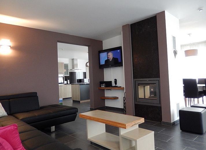 ARD166 Ferienhaus in Saint-Jacques, Ardennen, mit charmanter Steinfassade und moderner Architektur.