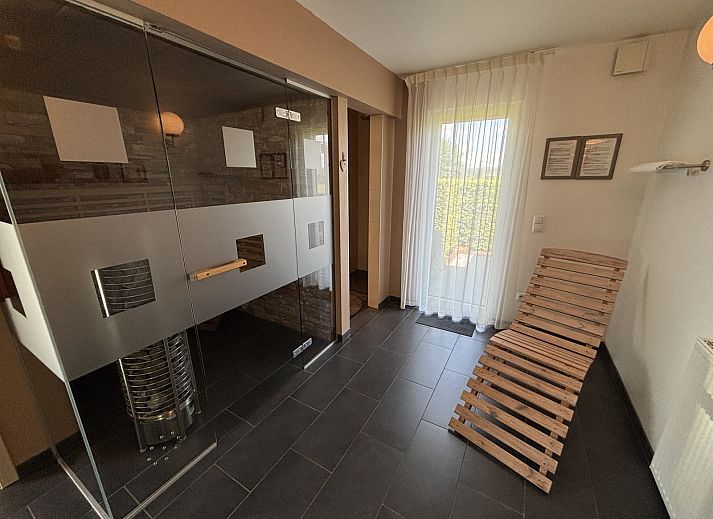Komfortables Schlafzimmer im Ferienhaus ARD166, Saint-Jacques, Ardennen mit zwei Einzelbetten.