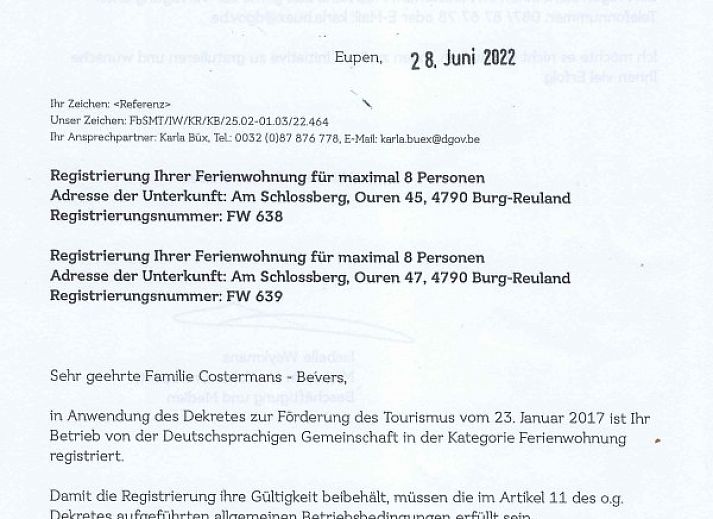 Zonnig terras bij Vakantiewoning 2 in Ouren, Ardennen, Belgie voor buiten dineren.