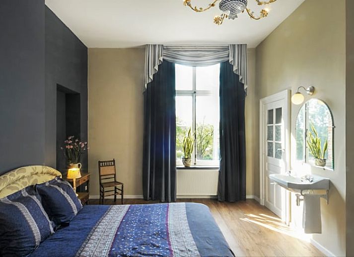 Vakantiehuis in Wodecq, prachtig exterieur met historische bakstenen gevel in Henegouwen, Belgie.