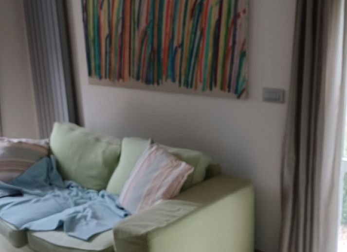 Treppe zum charmanten Ferienhaus mit Schwimmbad in Profondeville, Ardennen, Belgien.