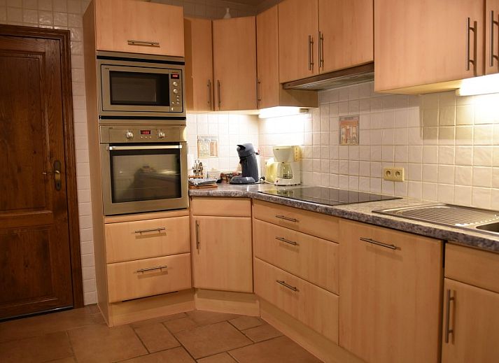 Tuin van La Haute Voie Appart. in Oizy, Bievre, met uitzicht op de groene omgeving van de Ardennen, Namen, Belgie.