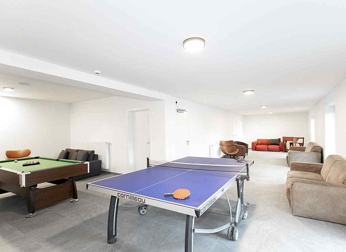 ARD126 Ferienhaus in Waulsort, Ardennen mit grossem Garten und Spielgeraeten, ideal fuer Familien.
