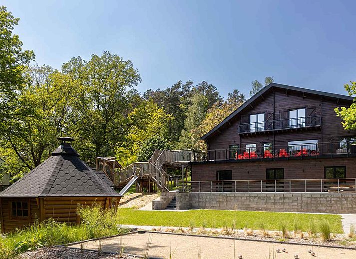 ARD126 Ferienhaus in Waulsort, Ardennen mit grossem Garten und Spielgeraeten, ideal fuer Familien.