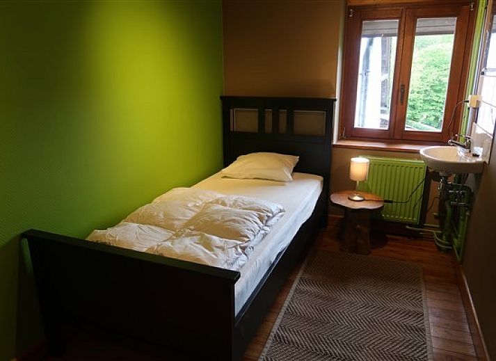 Charmante stenen gevel van Vakantiehuis La Mouche in Vresse-sur-Semois, een ideale vakantiewoning in de Ardennen.