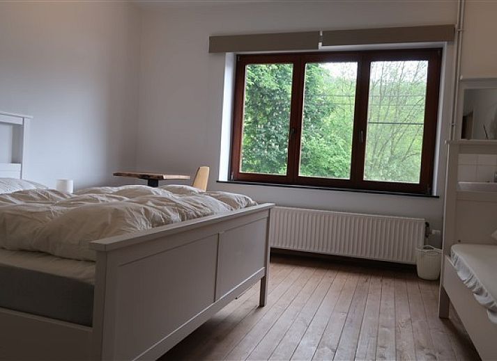 Charmante stenen gevel van Vakantiehuis La Mouche in Vresse-sur-Semois, een ideale vakantiewoning in de Ardennen.