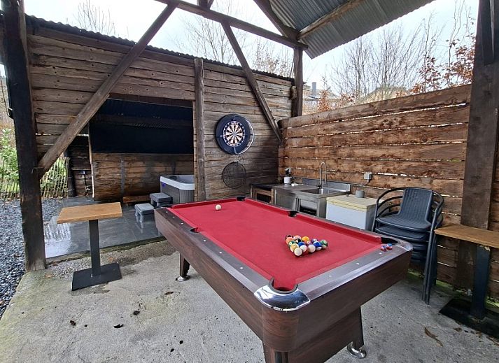 Rustieke toegangspoort in de tuin van Vakantiehuis La Mouche in Vresse-sur-Semois, een vakantiehuis in de Ardennen.