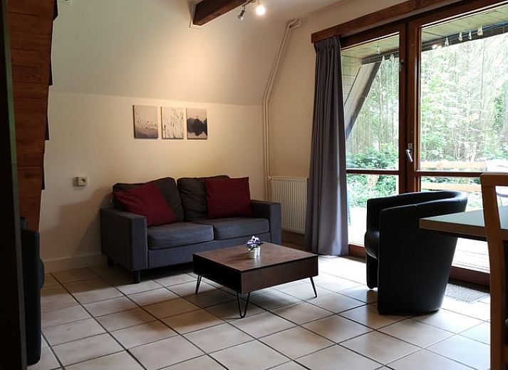 Gemuetliche Einrichtung des Ferienhauses in Bohan, komfortable Sitzecke in den Ardennen, Namur.