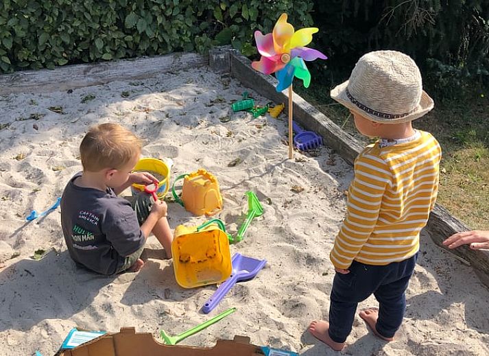 Gezellig vakantiehuisje in Gros Fays omringd door herfstbomen, ideaal gelegen in de Ardennen, Namen, Belgie.