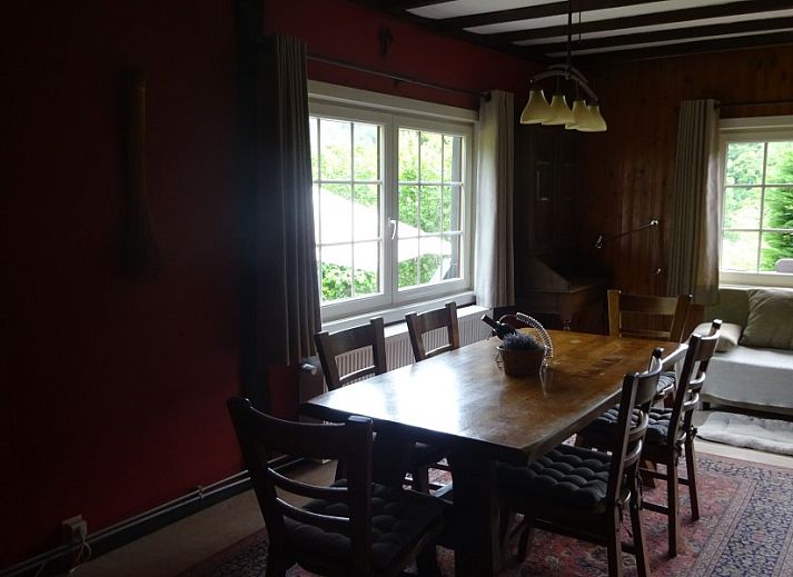 Chalet Cisland, ein charmantes Ferienhaus in Bohan sur Semois, Ardennen, umgeben von viel Gruen und Ruhe.