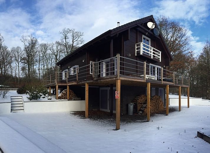 Ferienhaus in Heure, gelegen in den gruenen Ardennen, Belgien. Geniessen Sie die laendliche Umgebung und den rustikalen Charme dieses Ferienhauses.