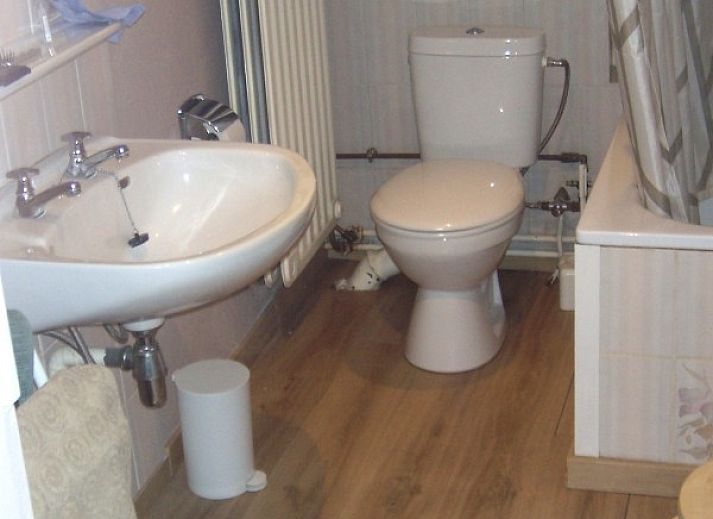 Groene velden rondom Le Mielandre vakantiehuis in Viroinval, Ardennen.