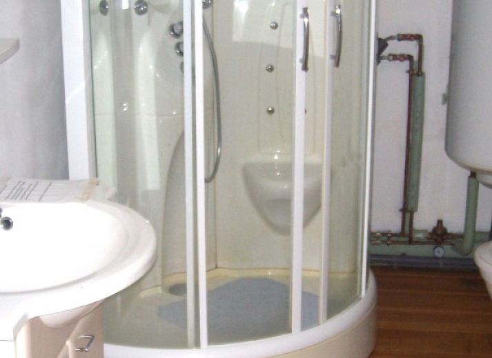 Groene velden rondom Le Mielandre vakantiehuis in Viroinval, Ardennen.