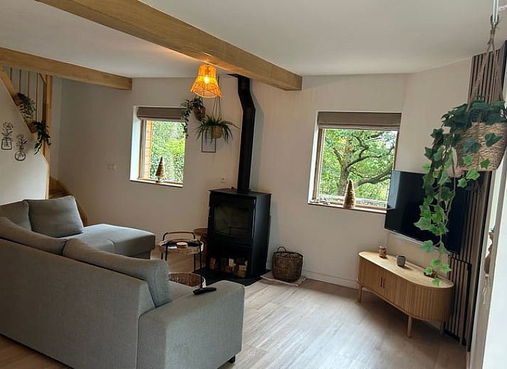 Cottage in Oignies en Thierache, cottage in the Ardennes surrounded by lush forests in Oignies-en-Thierache, Belgium.