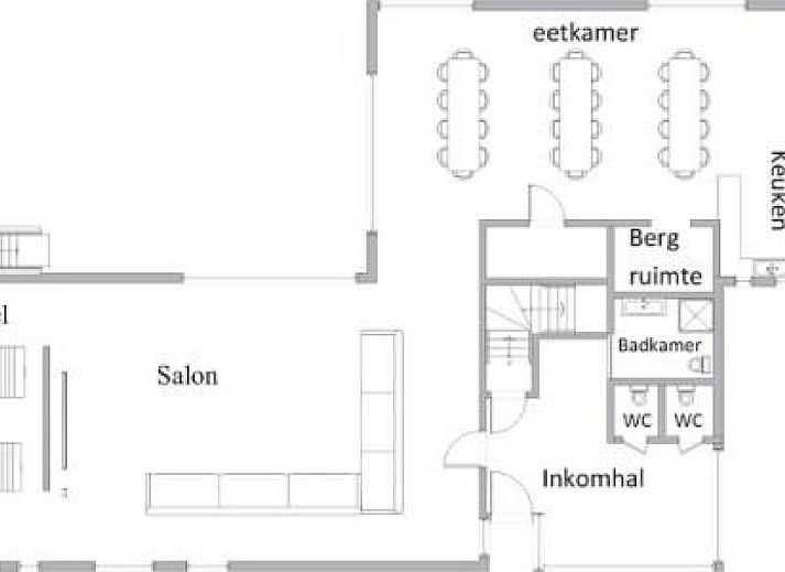 ARD112 vakantiehuis in Vielsalm, Ardennen met stenen gevel en kleurrijke ramen.