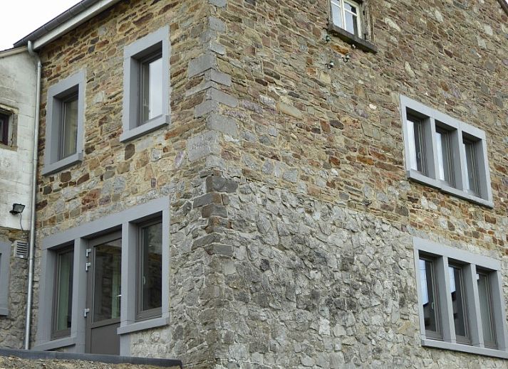Stijlvolle douchecabine in La Ferme Dochamps, vakantiehuis in Dochamps, Ardennen.