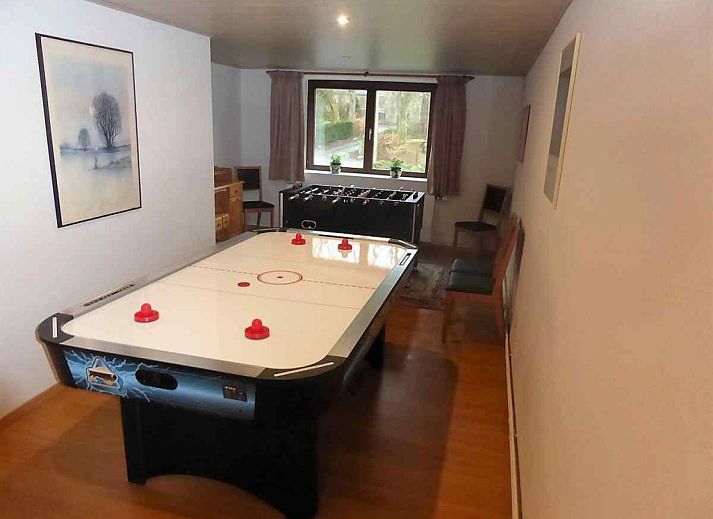 Prachtige natuurlijke omgeving van ARD103 in Dochamps, Ardennen, met weids uitzicht op groene heuvels.