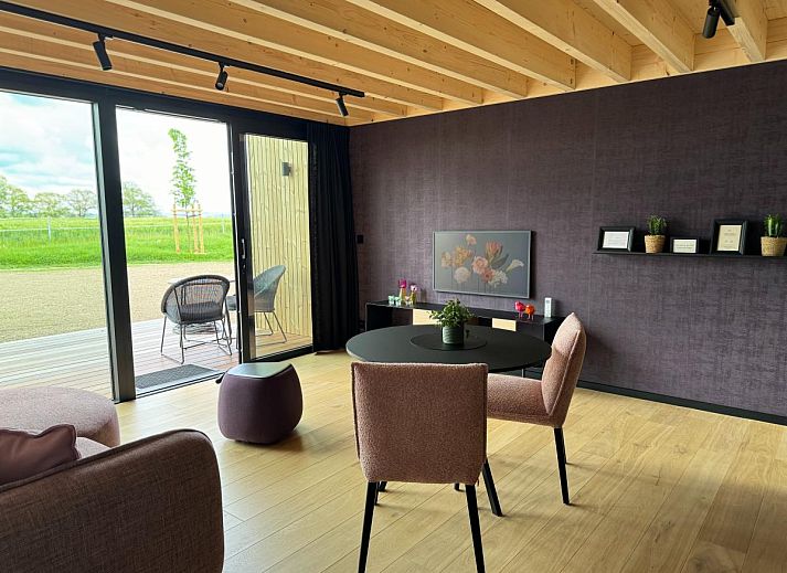 Escapade Naturelle in Durbuy, Ardennen, vakantiehuis met moderne houten gevel en groene omgeving.