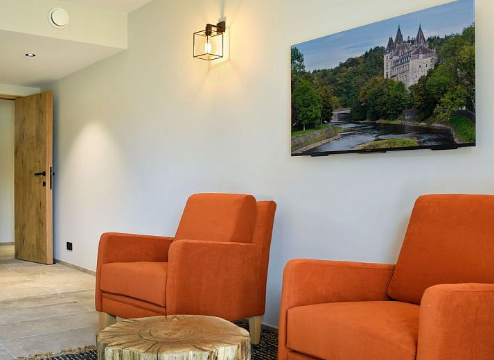 Entspannen Sie sich in der luxurioesen Sauna des Ferienhauses Durbuy Suites in den belgischen Ardennen und geniessen Sie ein Wellness-Erlebnis in ruhiger Umgebung.