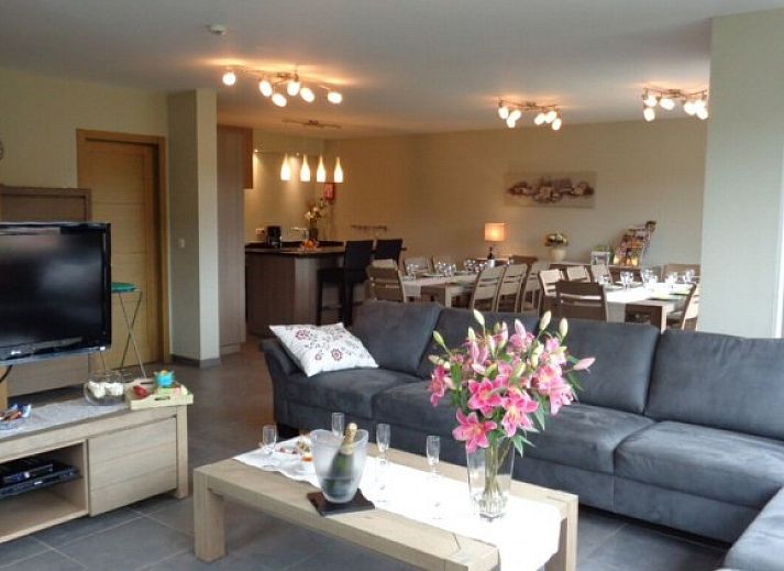 L'Oree de Bomal vakantiehuis in Durbuy, Ardennen, omgeven door groene natuur en charmante architectuur.