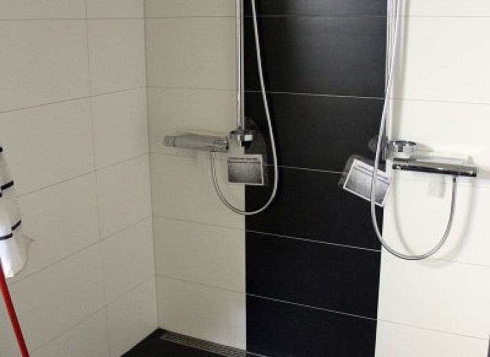 Voetbalveld in de tuin van Haus Turbes Volksspelen-Cafe Rene vakantiehuis in Herresbach, Ardennen, Belgie.