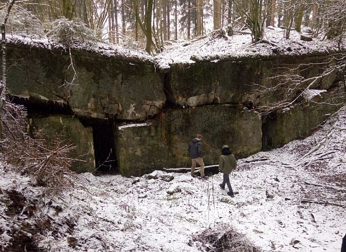Voetbalveld in de tuin van Haus Turbes Volksspelen-Cafe Rene vakantiehuis in Herresbach, Ardennen, Belgie.