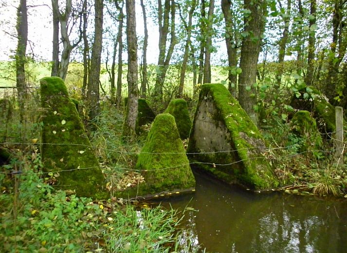 Gezellige zithoek op het terras van Haus Turbes Volksspelen-Cafe Rene vakantiehuis in Herresbach, Ardennen, Belgie.