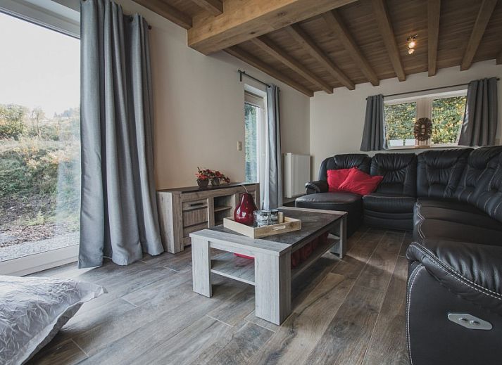 Uitzicht op de groene heuvels rondom Casa Nouche vakantiehuis in Engreux, Ardennen, Belgi.