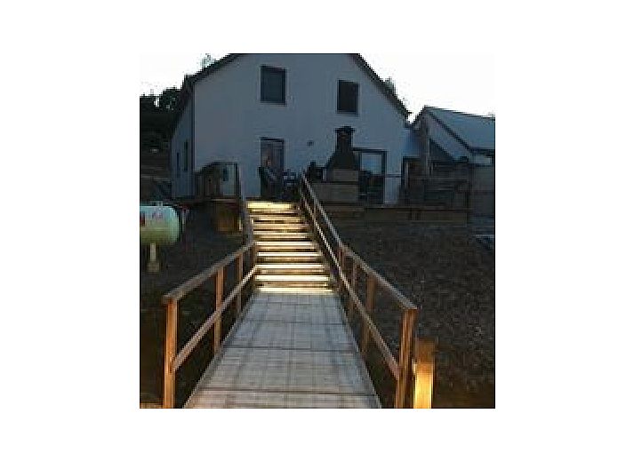 Ontspan op de ligstoelen bij Casa Nouche, vakantiehuis in de Ardennen, Belgi.