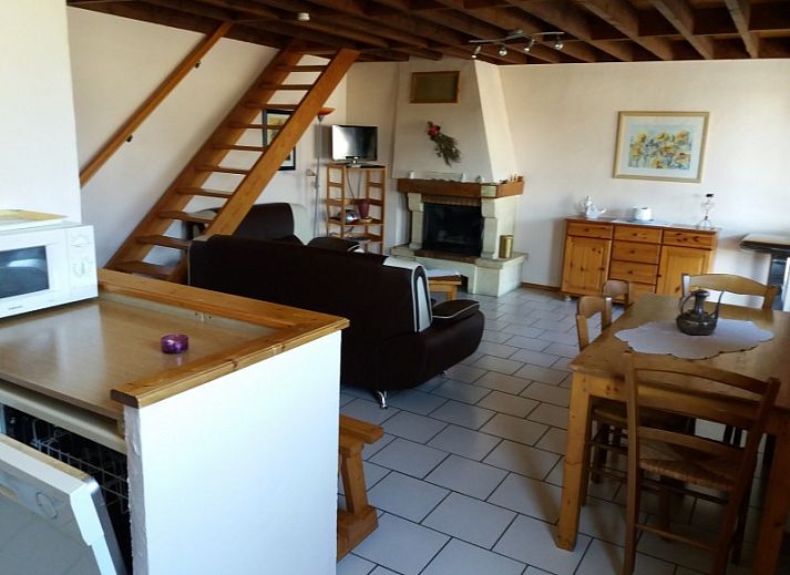 Au chalet de Corbion/ardenne, vacation home in Corbion, Ardennes, Belgium with sunny terrace and green surroundings.