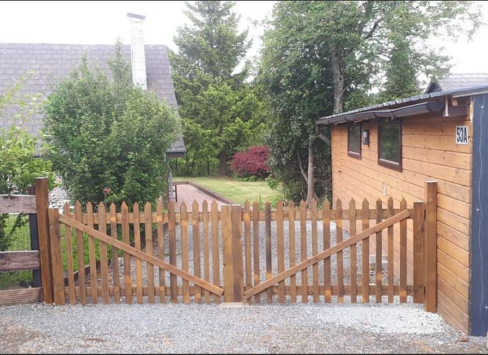 Volledig uitgeruste keuken in Chouff vakantiehuis, Achouffe-Houffalize, Ardennen, Luxemburg, Belgie.