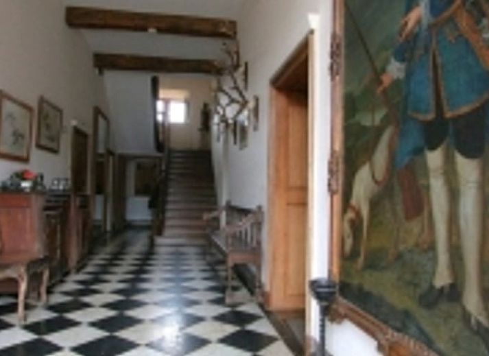 Stenen facade van Vakantiehuisje in Longchamps Bertogne in de Ardennen, Luxemburg, Belgie.