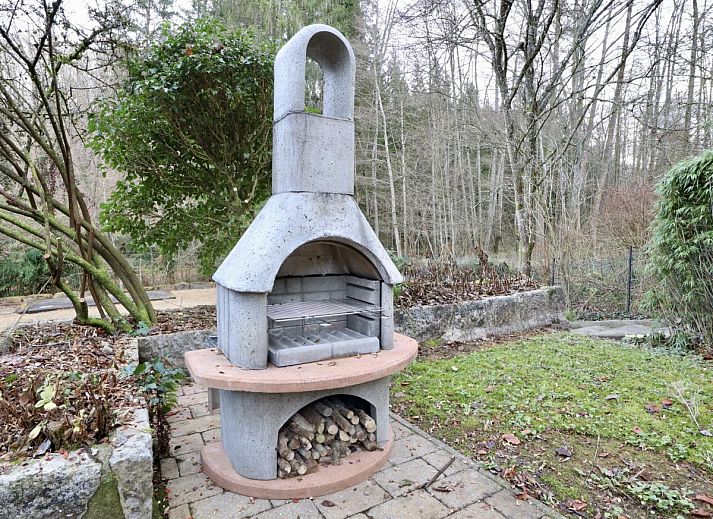 Ontspannen in de luxe sauna van Ry de Belle Rose, een vakantiehuis in Grupont, Ardennen, Belgie, omgeven door rustgevende natuur.