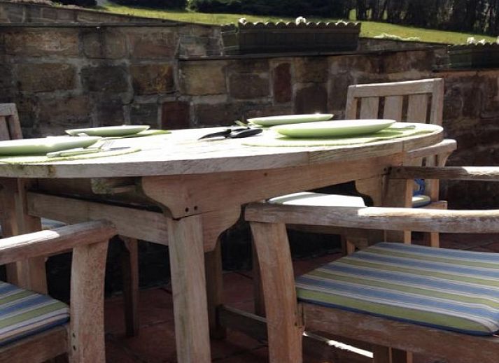 Chalet Ma Reine in Remouchamps, Ardennen, Belgi met prachtig uitzicht op groene omgeving.