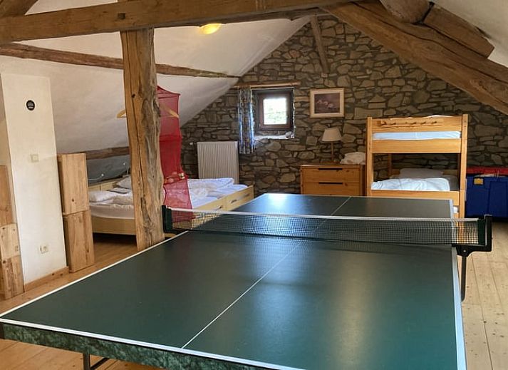 Gite rural Schild am Eingang des Cottage in Samree, Ferienhaus in den Ardennen, Wallonien, Belgien.